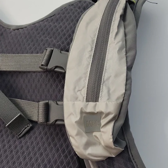 MEC Hydration Backpack - Picture 3 of 6